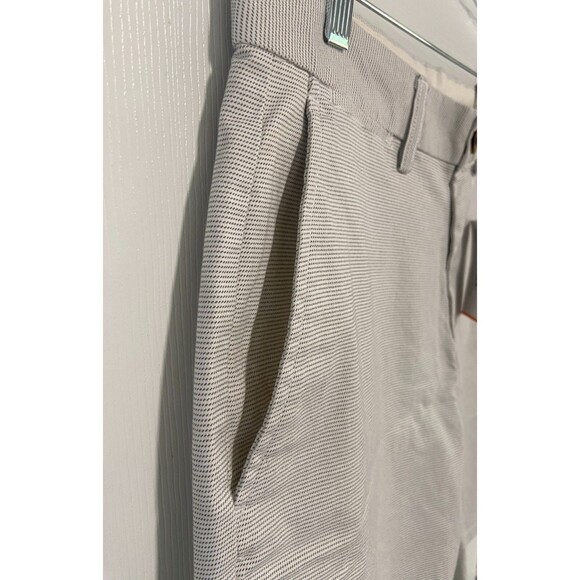 Old Navy Shorts Men's Sz 32 Gray Mini Stripe Chino Ultimate Slim 10" Inseam NWT - Picture 6 of 12